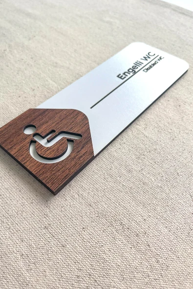 Engelli WC Kapı Tabelası – MDF Tuvalet Yönlendirme Levhası | 19x7 cm Çift Katmanlı - 2