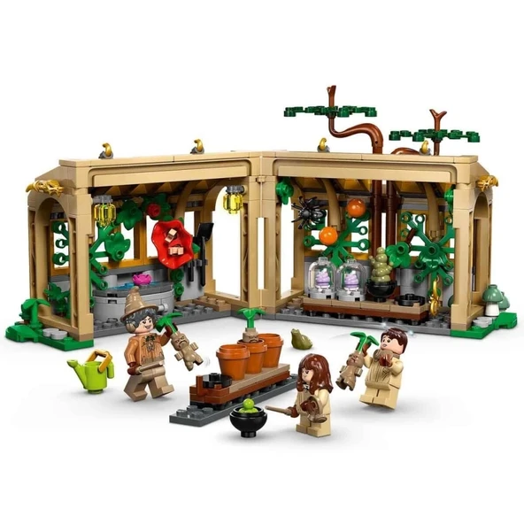 Nessiworld  Harry Potter Hogwarts Şatosu: Bitkibilim Dersi 76445 - 1