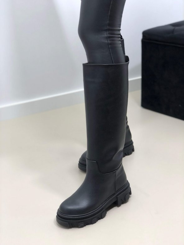 HULDE SİYAH RENK DİZ ALTI KADIN ÇİZME - 2