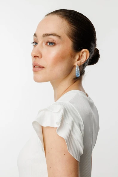 On Kadın Minimalist V Yaka Kısa Kol Bluz - Regular Fit - 2