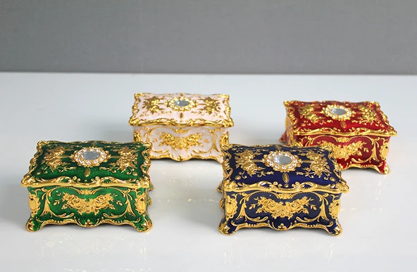 Swarovski Taşlı Kutu Model 1 ürün görseli