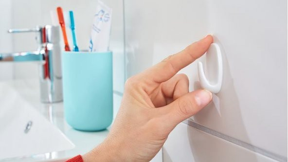 TESA SÖK YAPIŞTIR Özellikli 3 ASKI METALİK Plastik 57543 - 3