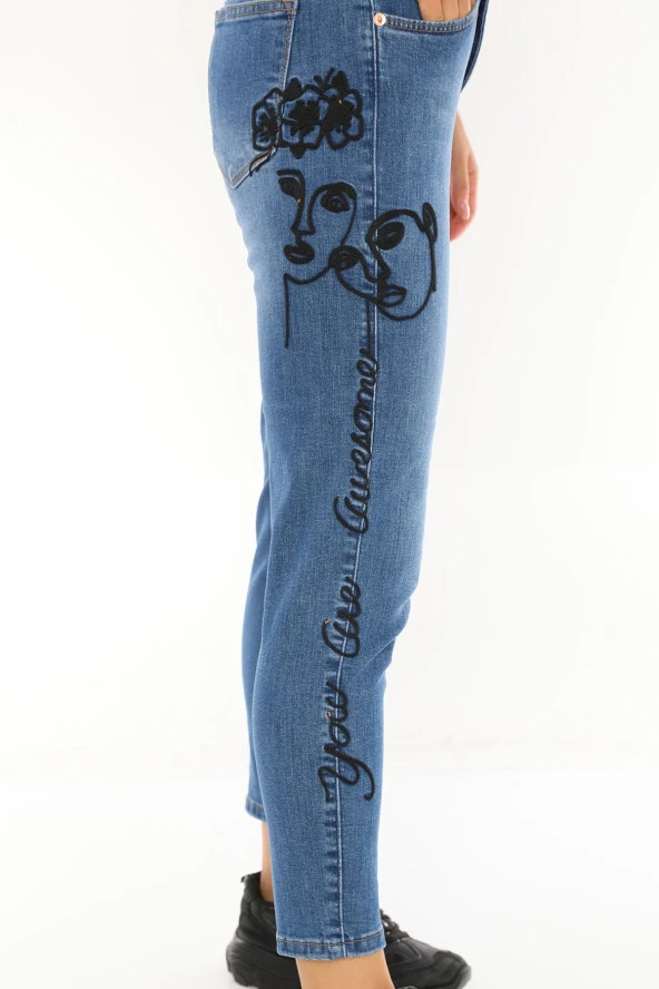 Kadın Mavi Yüksek Bel Likralı Beli Lastikli Yüz Nakış İşlemeli Rahat Kot Pantolon - 7