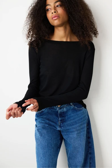 Penti Siyah Yarı Transparan Uzun Kollu Üst