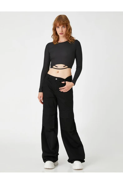 Koton Crop Tişört Uzun Kollu Metal Aksesuarlı Pencere Detaylı - 2