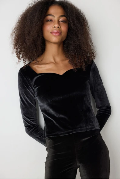 Penti Siyah Kalp Yaka Kadife Üst - 2