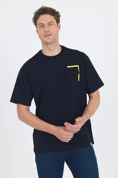 Siyah Kısa Kol Bisiklet Yaka Kapaklı Cep Pamuk Casual Oversize Tişört 1011250131 - Resim 3