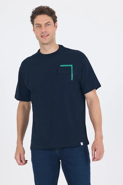 Koyu Lacivert Kısa Kol Bisiklet Yaka Kapaklı Cep Pamuk Casual Oversize Tişört 1011250131 ürün görseli