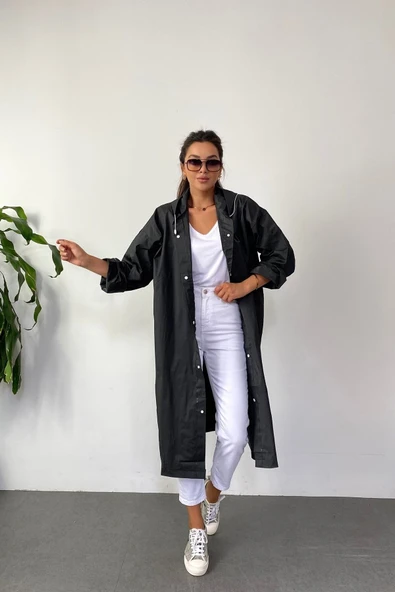 Butik Gardrop Kadın Siyah Çıt Çıt Detay Şeffaf Yağmurluk