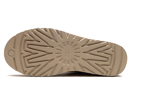 UGG Women's Classic Ultra Mini - 5