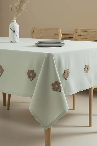 Rivaİstanbul Florita Yeşil  Punch İşlemeli Dertsiz Leke Tutmaz Masa Örtüsü 160x220 cm ürün görseli 1