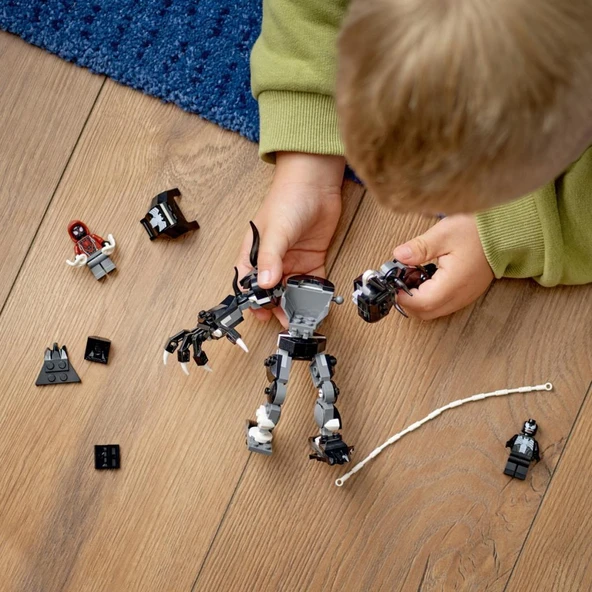 LEGO Marvel Venom Robot Zırhı Miles Morales’e Karşı - 6