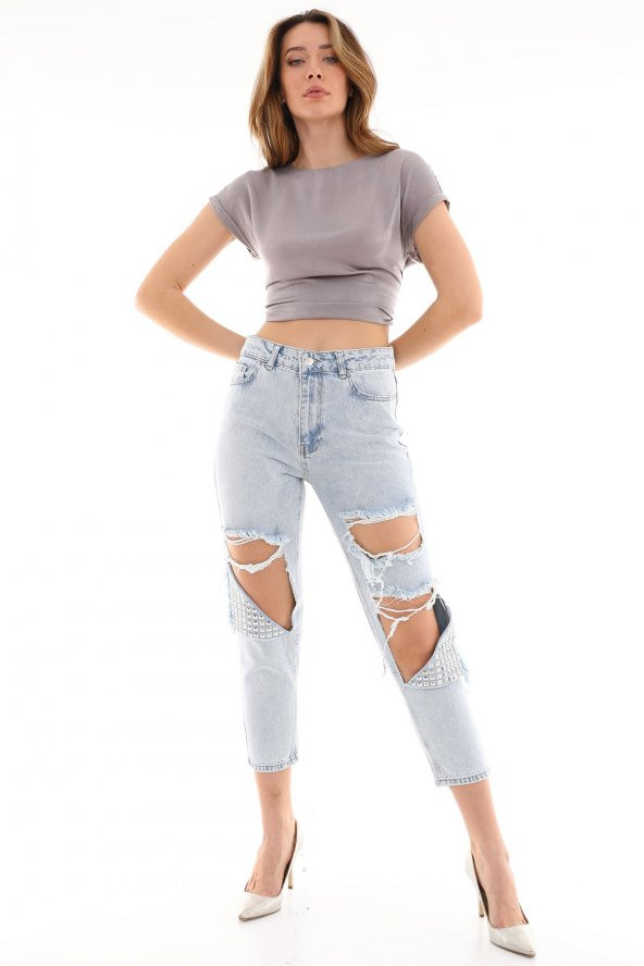 Metal Zımba Detaylı Yırtık Mom Jeans Kot Pantolon