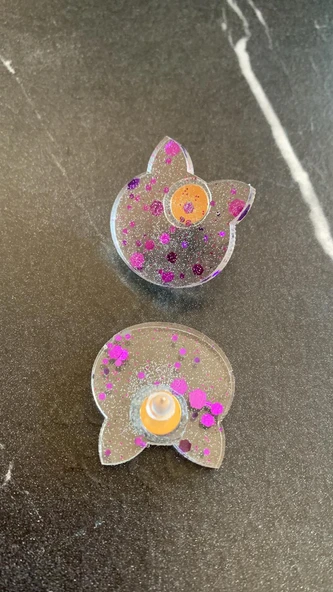 Şeffaf Renkli Kedi Köpek Yüzü Mor Glitterli Gold Aksesuarlı Büyük Epoksi Küpe El Yapımı Hediyelik - 4