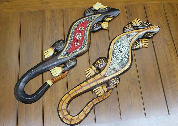 Ahşap Duvara Asmali Kertenkele Figürü ürün görseli