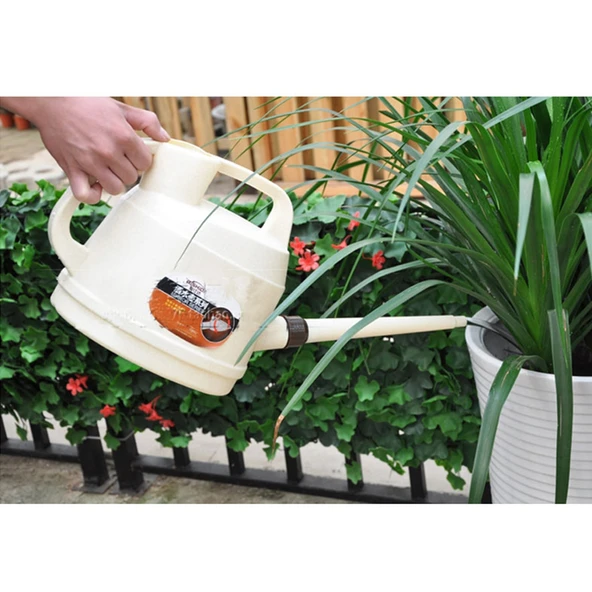 Peyzaj Bahçeciliği İçin PP Sulama Kabı Uzun Ağızlı 7 Litre Kapasiteli Renk Karışık - 7
