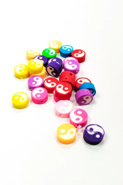 90 Adet 10 mm Polimer Kil Fimo Boncuk Takı Bileklik + 5 Metre Lastikli Misina Hediye - Renkli Yin Yang - Resim 2