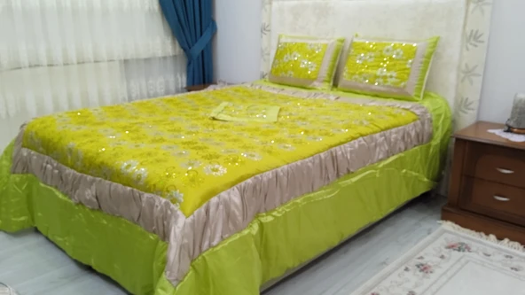 Nayır Çift Kişilik Saten pullu Nakışlı Yatak Örtüsü Yeşil/ Bej