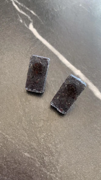 Tırtıklı Kristal Desenli Füme Renk Gold Aksesuarlı Dikdörtgen Şekil Epoksi Küpe El Yapımı Hediyelik - Resim 4