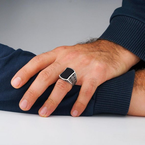 Siyah Oniks Taşlı Çizgi Motifli 925 Ayar Gümüş Erkek Yüzük - Resim 2
