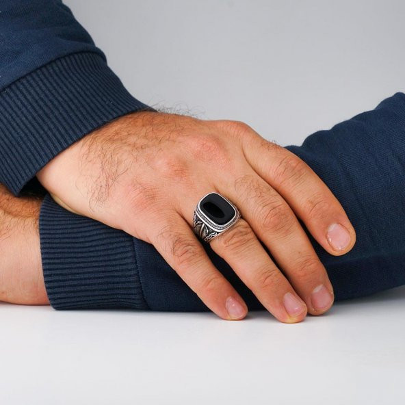 Siyah Oniks Taşlı Desenli 925 Ayar Gümüş Erkek Yüzük - Resim 2