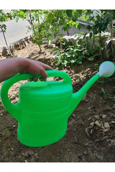 ÇERMİK FİDANCILIK Plastik Bahçe Ve Çiçek Sulama Bidonu 10 Lt - 2
