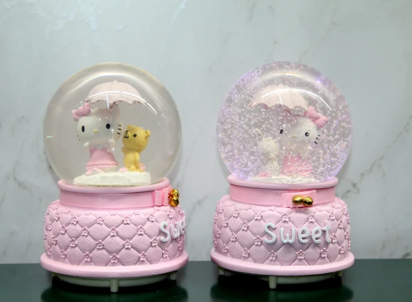 Hello Kitty İçi Dönmeli Püskürtmeli Işıklı Müzikli Kar Küresi Büyük Boy Model 1 ürün görseli