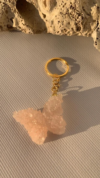 Sedefli Pudra Renkli Kelebek Şekil 3D Kabartmalı Gold Halka Anahtarlık El Yapımı Epoksi Hediyelik ürün görseli