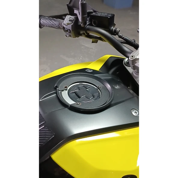 Suzuki V-STROM 1050 2025 ile Uyumlu Kaydırmaz 6D Karbon 19 Parça Tank Pad Seti GC55 - 3
