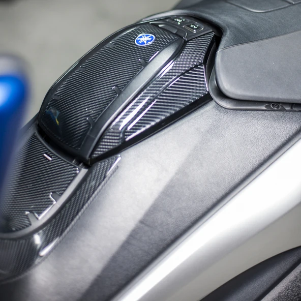Yamaha TMAX 530 DX 2017-2020 ile Uyumlu Kaydırmaz 6D Karbon 15 Parça Tank Pad Seti GC63 - 11