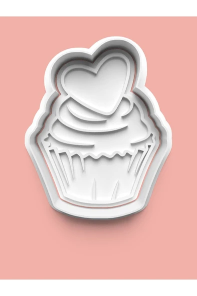 Kremalı Pasta Üzerinde Kalp Figürü Kurabiye Kalıbı Ve Şeker Hamuru Kalıbı ürün görseli