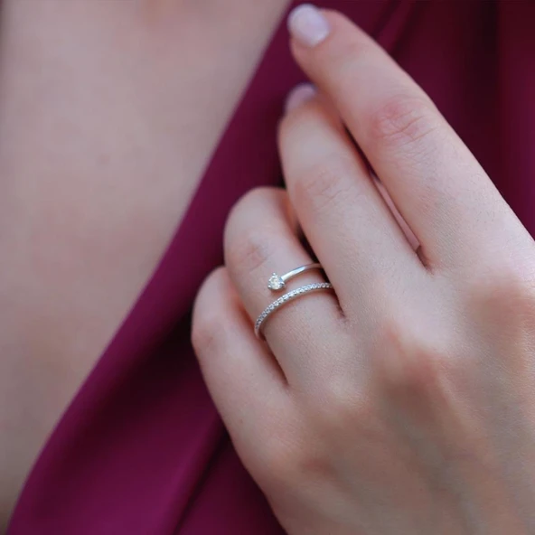 YarımTur Ve Tek Taş Bölünmüş Sky Diamond Yüzük ürün görseli 1