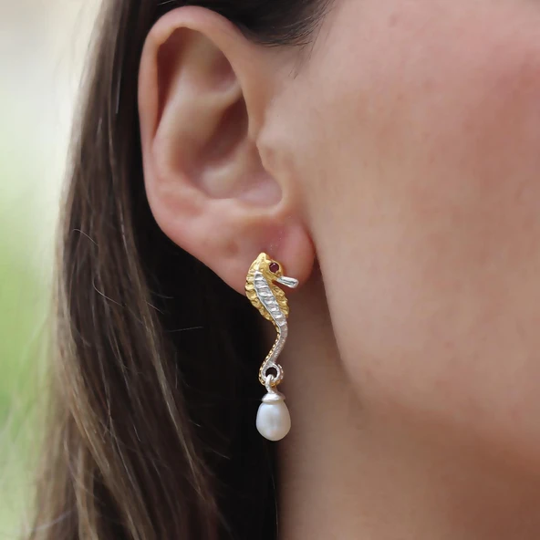 Deniz Atı İncili Gümüş Trend Küpe ürün görseli 1