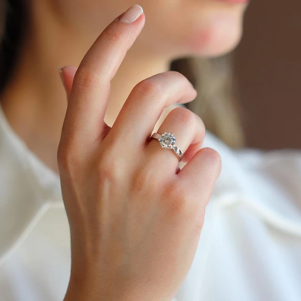 Sky Diamond 6 Tırnaklı Tektaş 2,50ct Gümüş Yüzük - Resim 4