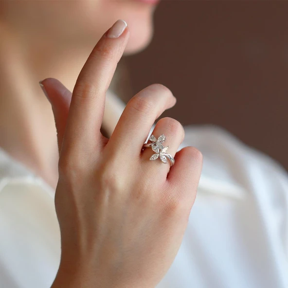 Sky Diamond Çiçek Modeli Zarif Gümüş Yüzük - Resim 3