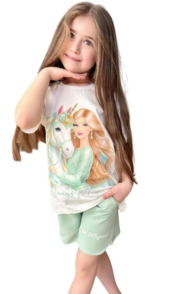 Kız Çocuk Üzeri Digital Bebek ve At Baskılı Penye T-Shirt Yeşil Şortlu Takım - Resim 4