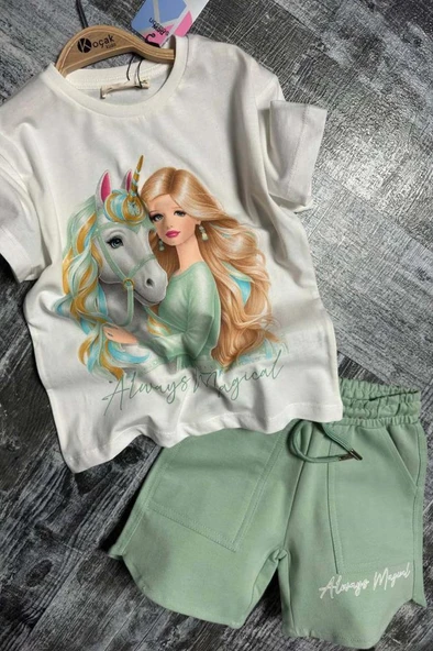 Kız Çocuk Üzeri Digital Bebek ve At Baskılı Penye T-Shirt Yeşil Şortlu Takım ürün görseli