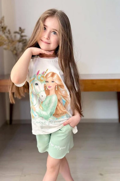Kız Çocuk Üzeri Digital Bebek ve At Baskılı Penye T-Shirt Yeşil Şortlu Takım - Resim 3