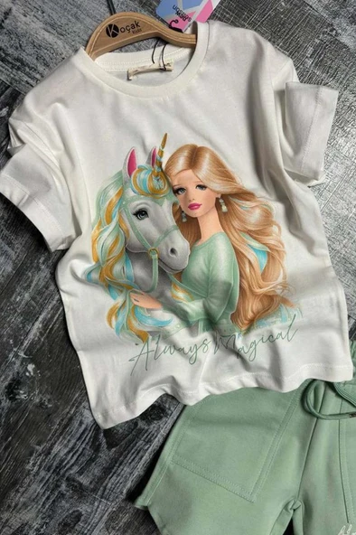 Kız Çocuk Üzeri Digital Bebek ve At Baskılı Penye T-Shirt Yeşil Şortlu Takım - Resim 2