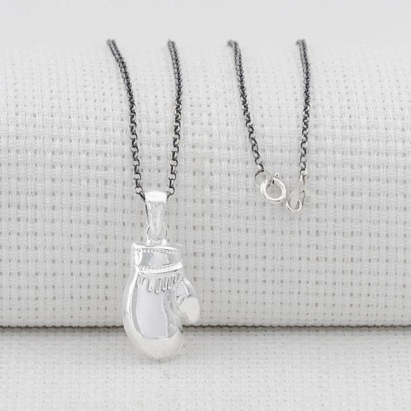 Boks Eldiveni Tasarımlı 925 Ayar Gümüş Kadın Kolye ürün görseli