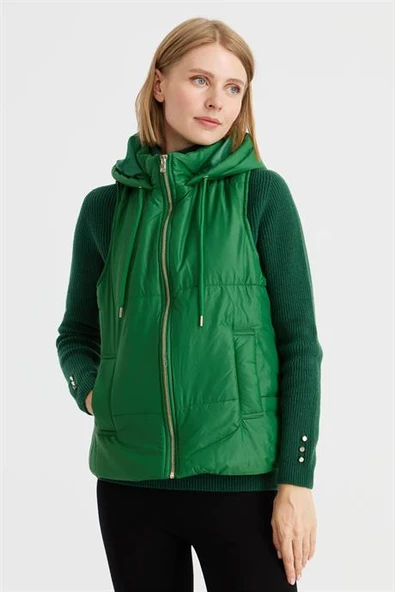 KAPÜŞONLU KISA BENETTON KADIN YELEK 23409-2K5 - 2