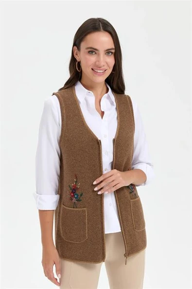 V YAKA İŞLEMELİ CAMEL KADIN YELEK 24001-VY-2K5