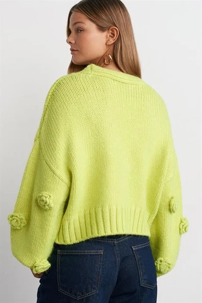 V YAKA EL İŞİ GÜL NAKIŞLI LİME KADIN HIRKA 60216-2K5 - Resim 3