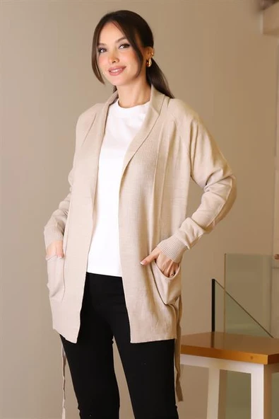 GENİŞ YAKA KUŞAKLI BEJ KADIN TRİKO HIRKA 5481-2K5 ürün görseli