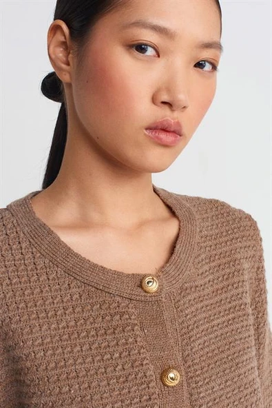 BİSİKLET YAKA DÜĞMELİ VİZON KADIN HIRKA 60261-2K5 - Resim 4