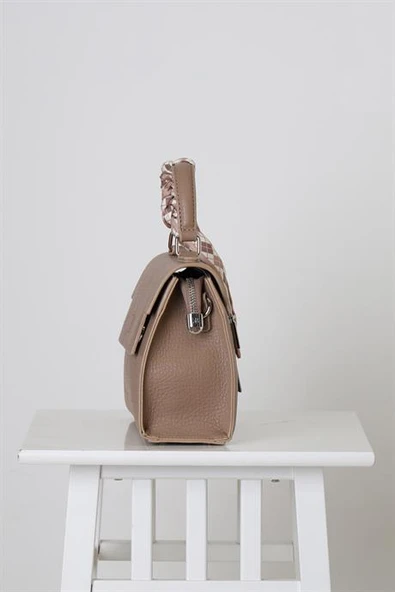 VİZON DERİ KADIN EL ÇANTASI  26760-2K5 - Resim 2