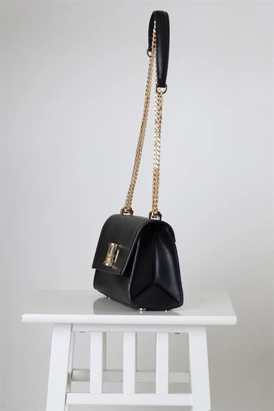 ZİNCİRLİ SİYAH KADIN KOL ÇANTASI 7291-2K4 - 2