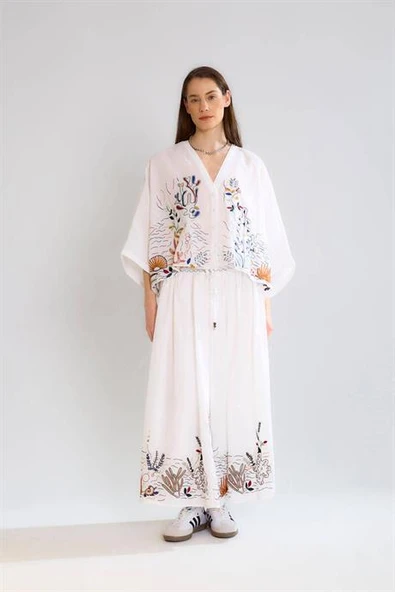 İŞLEMELİ V YAKA EKRU KADIN BLUZ   M37049-2Y5 - Resim 2