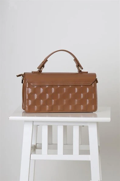 ZİNCİR DETAYLI TABA KADIN EL ÇANTASI  2265-2K5 - Resim 3