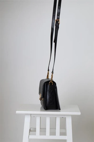 METAL DETAYLI SİYAH KADIN KOL ÇANTASI 2256-2K5 - Resim 2